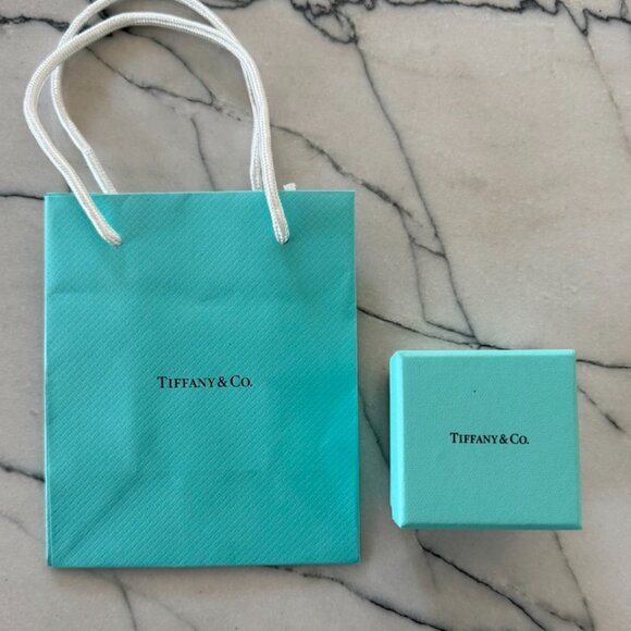 Tiffany & Co 18k Rose Gold Diamond Soleste® Ring - Picture 10 of 10